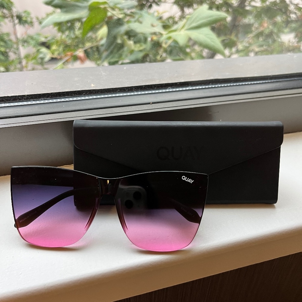 COPY - Quay Australia Sunglasses (Come Thru Style) Pink and Black Gradient